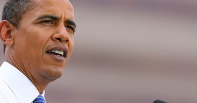 CHARLOTTE, NC - SEP 21: Democratic nominee, Barack Obama, makes a campaign stop on Sept 21, 2008 in Charlotte, NC